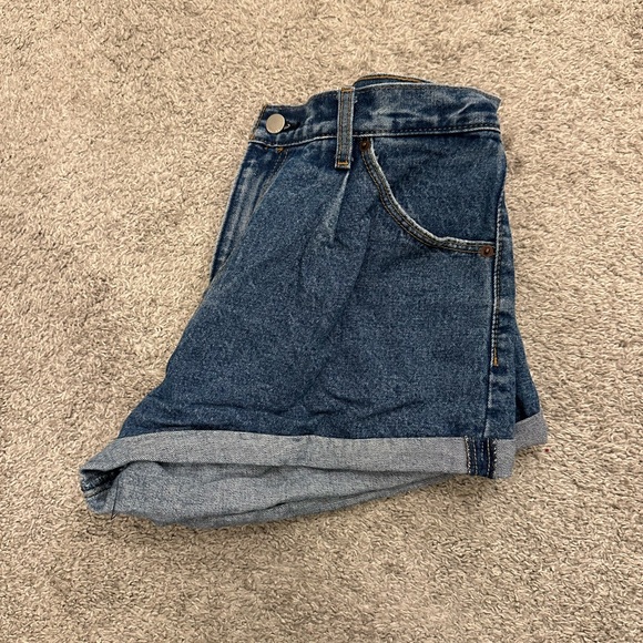 Abercrombie Jean shorts - Picture 3 of 4